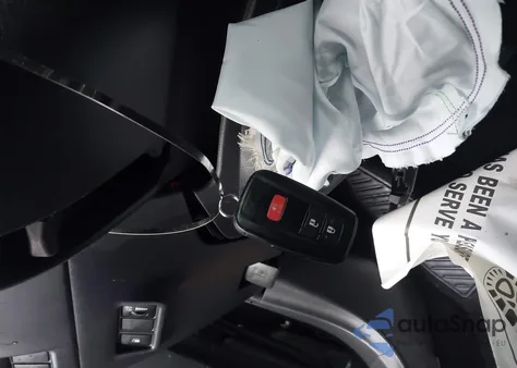 2019 Toyota C-Hr Xle z USA, uszkodzony, nr VIN NMTKHMBX5KR090019